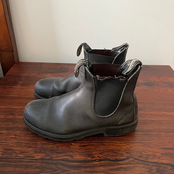 Blundstone Shoes - Blundstone size 7.5/8 womens